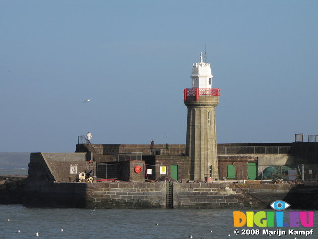 SX01382 Dunmore East lighthouse